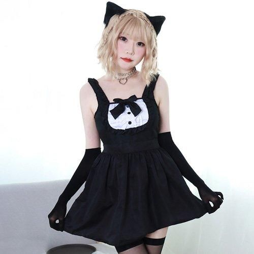猫耳メイド ふんわりとしたAラインのワンピースにバックスタイルは大胆セクシーなメイド服